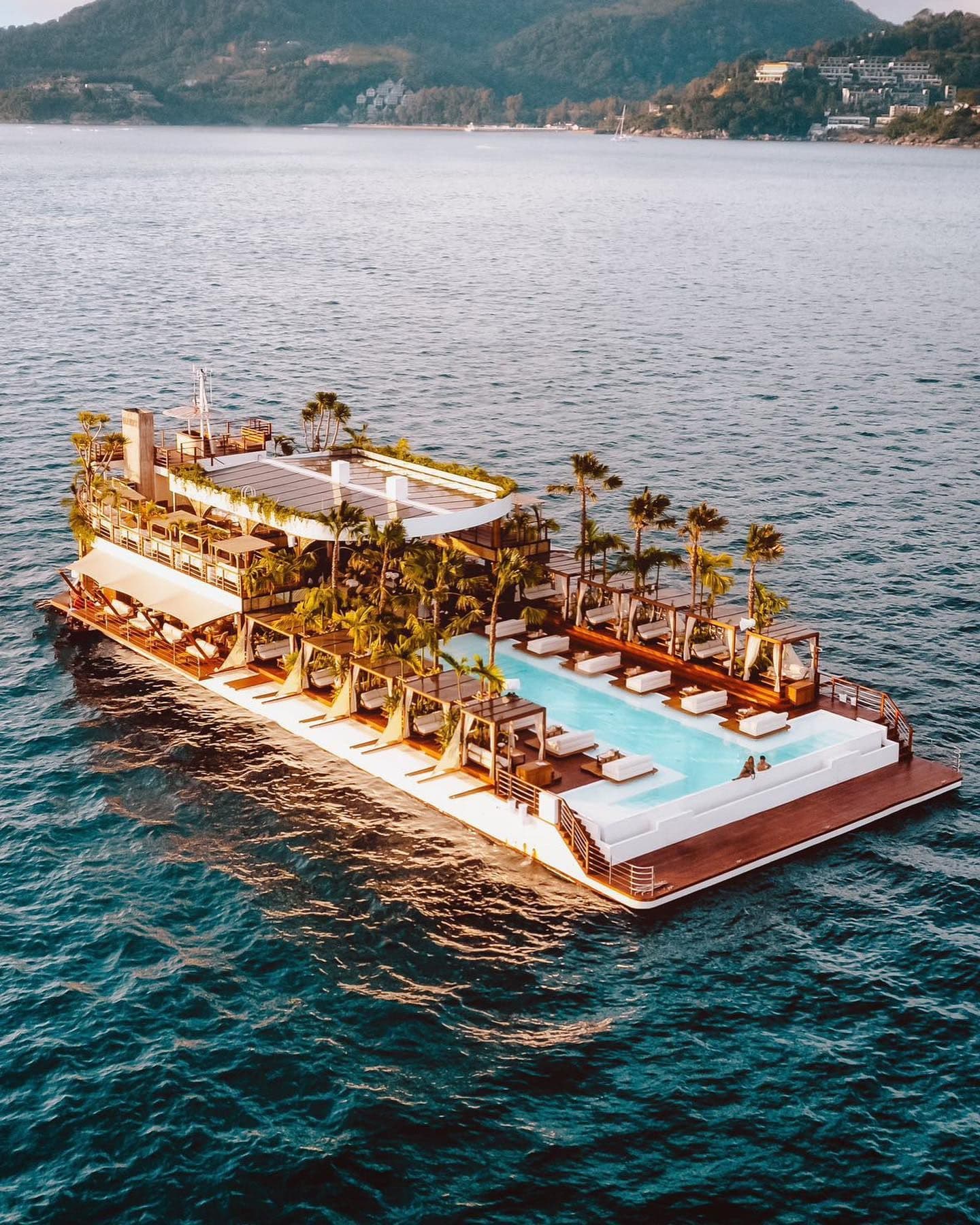 YONA BEACH CLUB (Phuket)