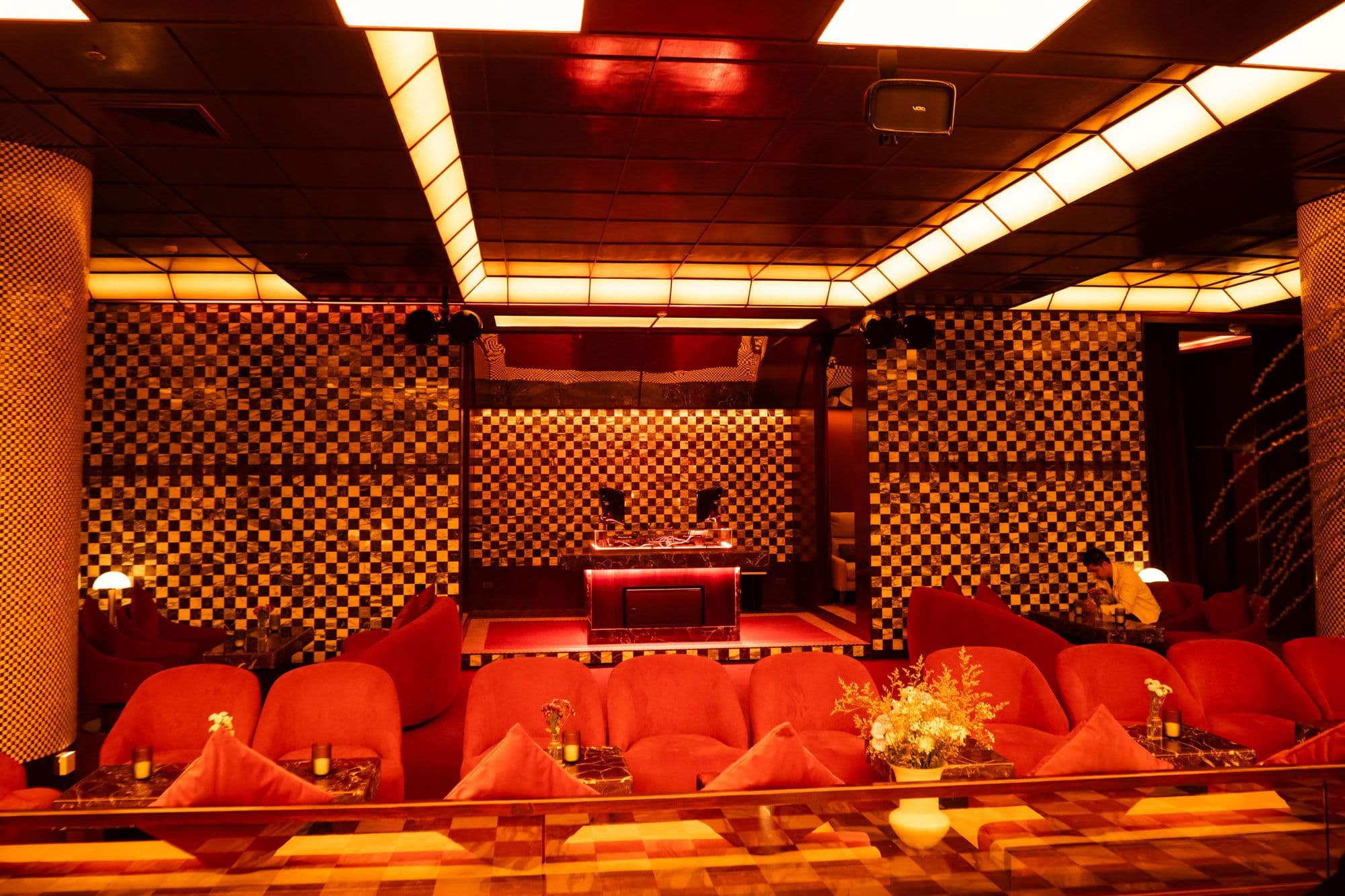 Inspired by chess, Chess Bangkok – Basement Lounge boasts a Void Acoustics sound system.
